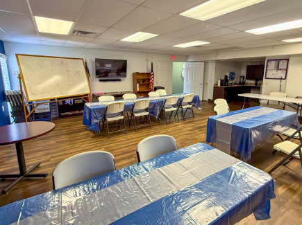 Community room at Pathways Georgian Manor
